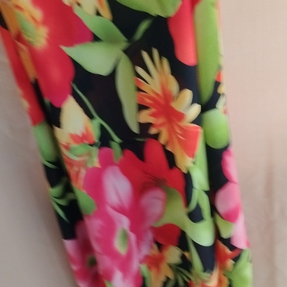 Women's pretty asymmetrical maxi dress - Picture 6 of 8